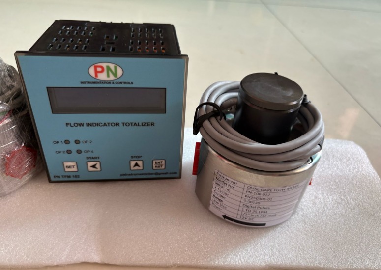 Oval Gear flow meter with Totalizer